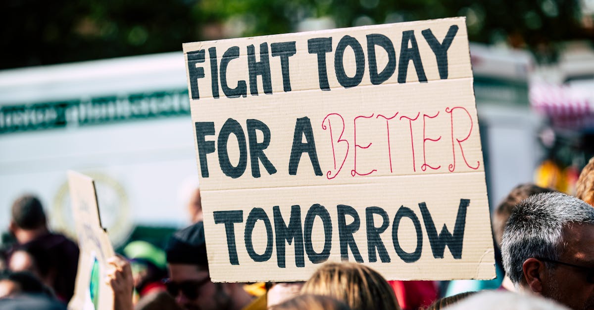 découvrez les différentes formes de protestation à travers le monde, leur impact sur la société et les mouvements qui façonnent notre époque. rejoignez le dialogue sur les enjeux sociaux et politiques actuels.