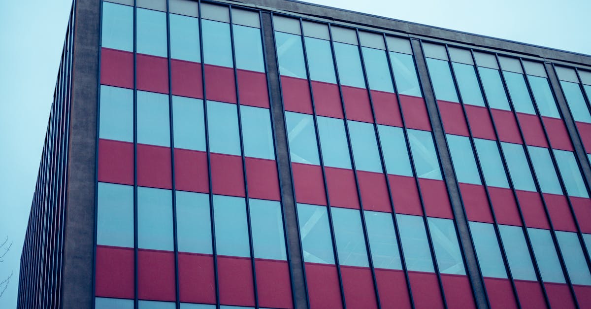 découvrez le marché de l'immobilier industriel, incluant les tendances, les opportunités d'investissement et les conseils pour acquérir des biens immobiliers adaptés aux besoins des entreprises. explorez les options de location et d'achat pour optimiser votre utilisation des espaces industriels.