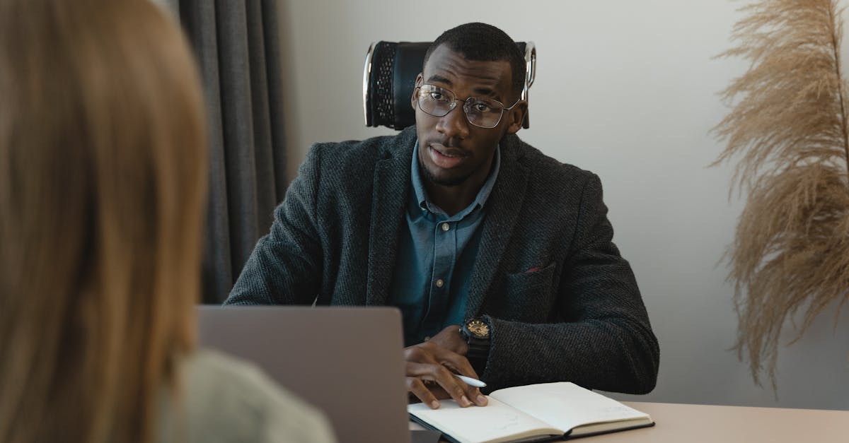 découvrez des stratégies efficaces de recrutement pour attirer les meilleurs talents. optimisez votre processus de sélection et améliorez votre équipe grâce à des méthodes modernes et adaptées aux besoins de votre entreprise.