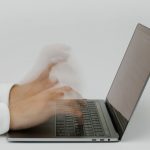 découvrez comment la révolution numérique transforme notre quotidien, propulsant l'innovation et redéfinissant les interactions sociales, économiques et culturelles à l'échelle mondiale.