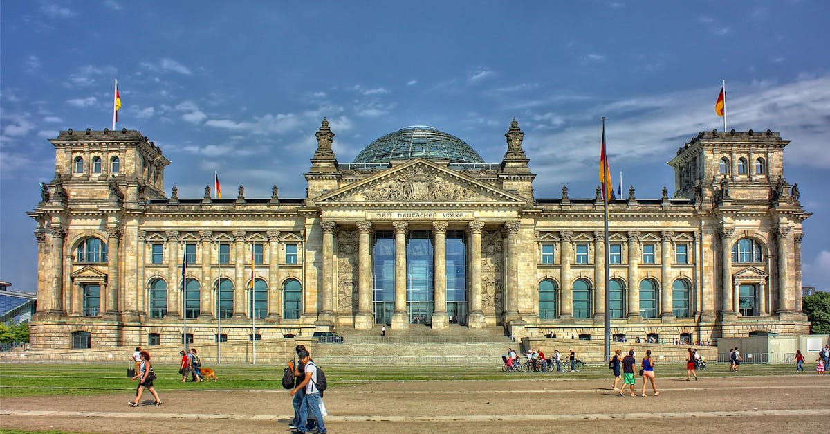 découvrez l'allemagne, un pays riche en histoire, culture et innovations. explorez ses magnifiques paysages, villes dynamiques et traditions fascinantes qui en font une destination incontournable en europe.