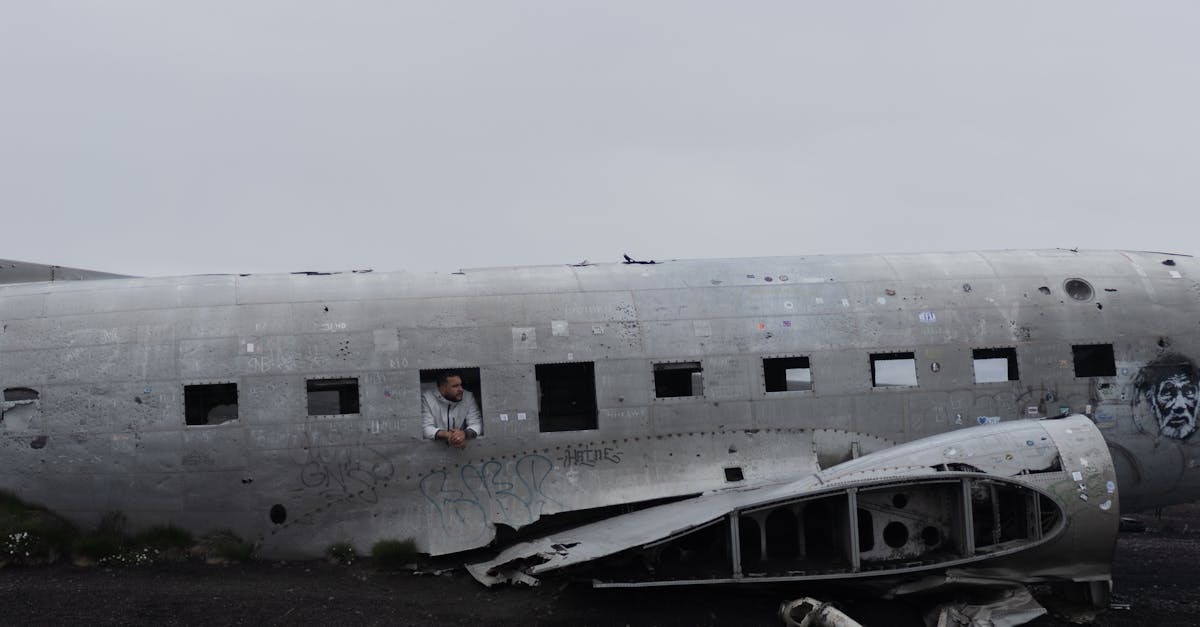 découvrez tout ce qu'il faut savoir sur la taxe aviation, ses implications financières pour les compagnies aériennes et les passagers, ainsi que les dernières réglementations en matière de fiscalité aérienne en france. informez-vous sur les enjeux écologiques et économiques liés à l'aviation.