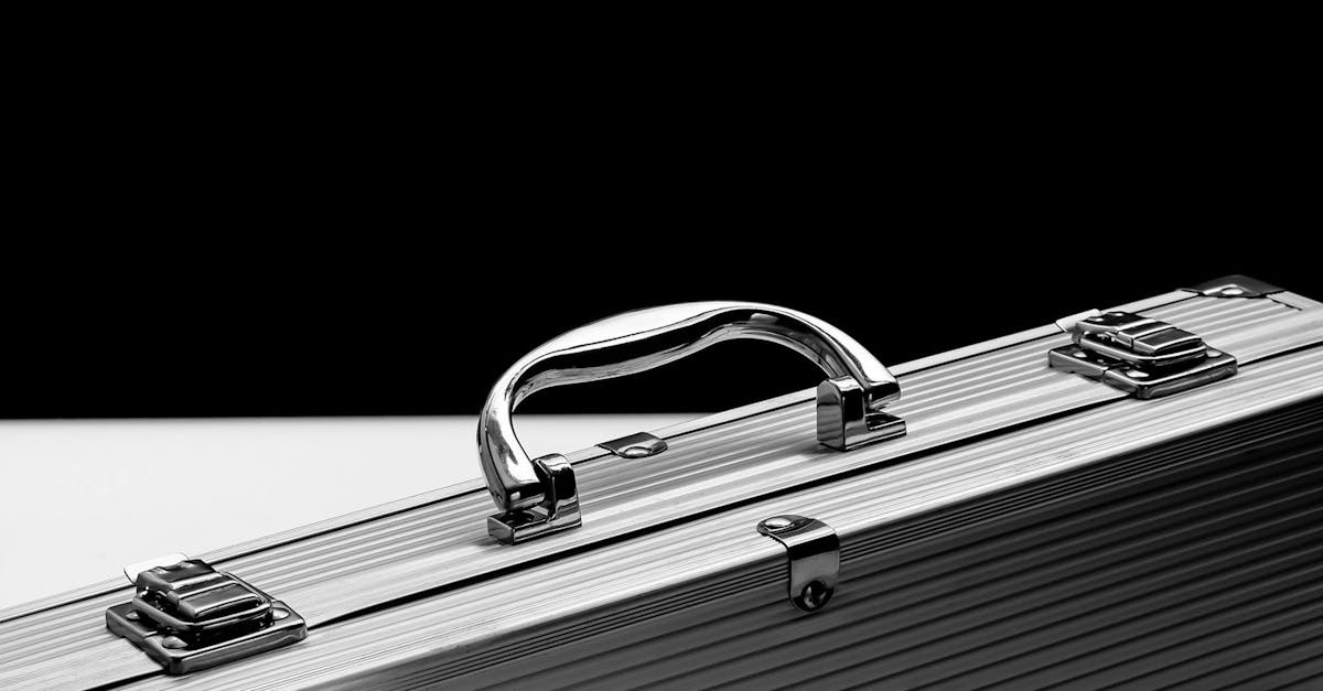 découvrez les propriétés exceptionnelles de l'aluminium, un métal léger et résistant, aux multiples applications variées, allant de l'industrie aéronautique à la construction. apprenez-en davantage sur ses avantages, son recyclage et son rôle dans un avenir durable.