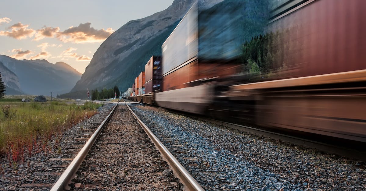 découvrez l'univers des cargos, ces majestueux navires de transport qui sillonnent les mers pour acheminer des marchandises aux quatre coins du monde. apprenez-en plus sur leur fonctionnement, leur impact sur le commerce international et les innovations qui façonnent l'avenir de la logistique maritime.
