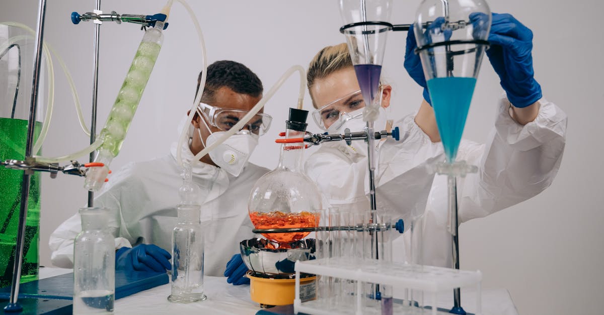 découvrez l'industrie chimique, un secteur essentiel à l'économie mondiale, englobant la production de substances chimiques, de plastiques et de médicaments. explorez les innovations, les défis environnementaux et les tendances du marché qui façonnent ce domaine dynamique.