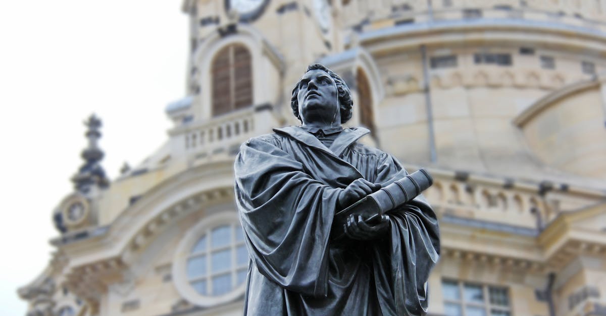 découvrez l'allemagne, un pays riche en histoire, culture et innovation. explorez ses villes emblématiques, ses paysages pittoresques et sa gastronomie fascinante. plongez dans l'héritage culturel et les traditions uniques de cette nation dynamique.