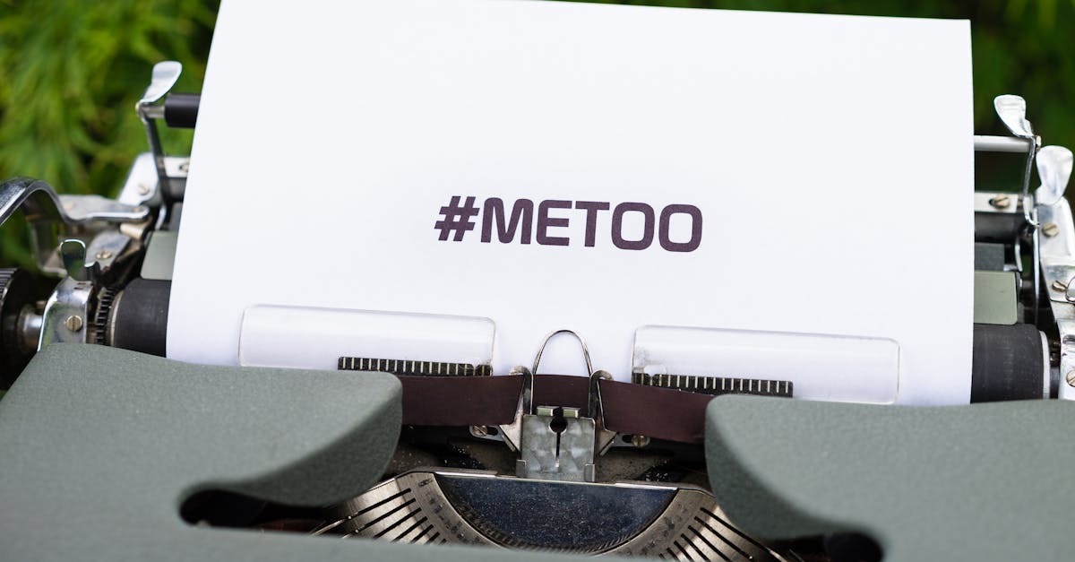 découvrez le mouvement #metoo qui lutte contre les violences sexuelles et favorise la parole des victimes. un témoignage puissant et un appel au changement social pour un avenir sans harcèlement.