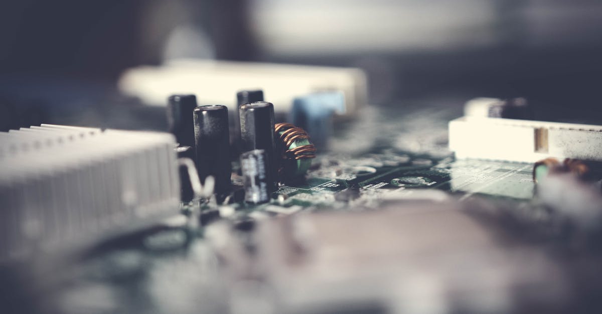 découvrez l'univers des semi-conducteurs, des composants essentiels qui révolutionnent l'électronique moderne. explorez leur fonctionnement, leurs applications dans les technologies actuelles et l'impact de leur développement sur l'innovation technologique.