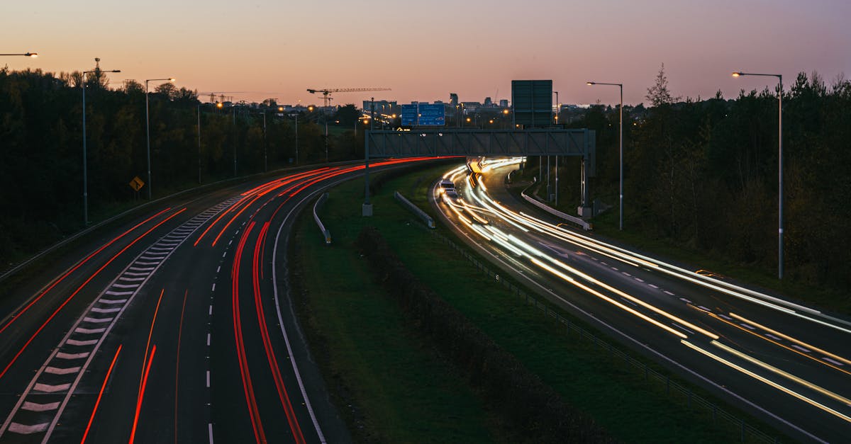 découvrez comment la transition énergétique transforme notre manière de produire et de consommer de l'énergie. explorez les solutions durables, les technologies innovantes et les initiatives écologiques qui façonnent un avenir plus vert et responsable.
