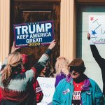 découvrez l'univers complexe de donald trump, figure emblématique de la politique américaine, entrepreneur et personnalité médiatique. explorez son parcours, ses controverses et son impact sur la scène mondiale.