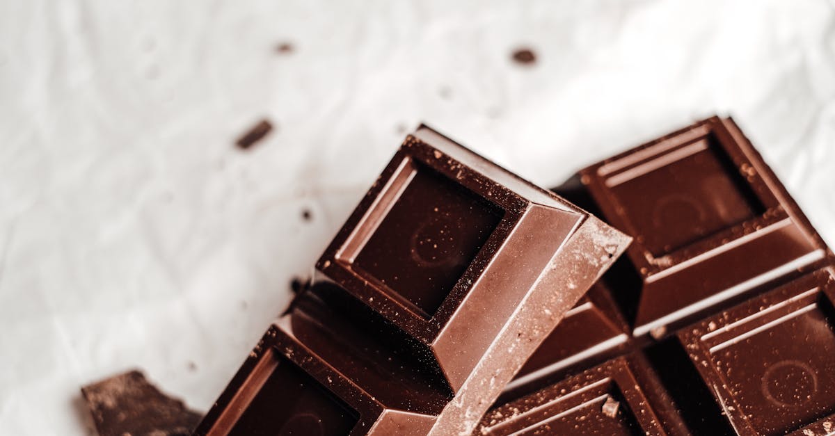découvrez l'univers fascinant du cacao, de sa culture à sa transformation en chocolat. explorez ses bienfaits pour la santé, ses variétés et apprenez à l'intégrer dans vos recettes préférées.