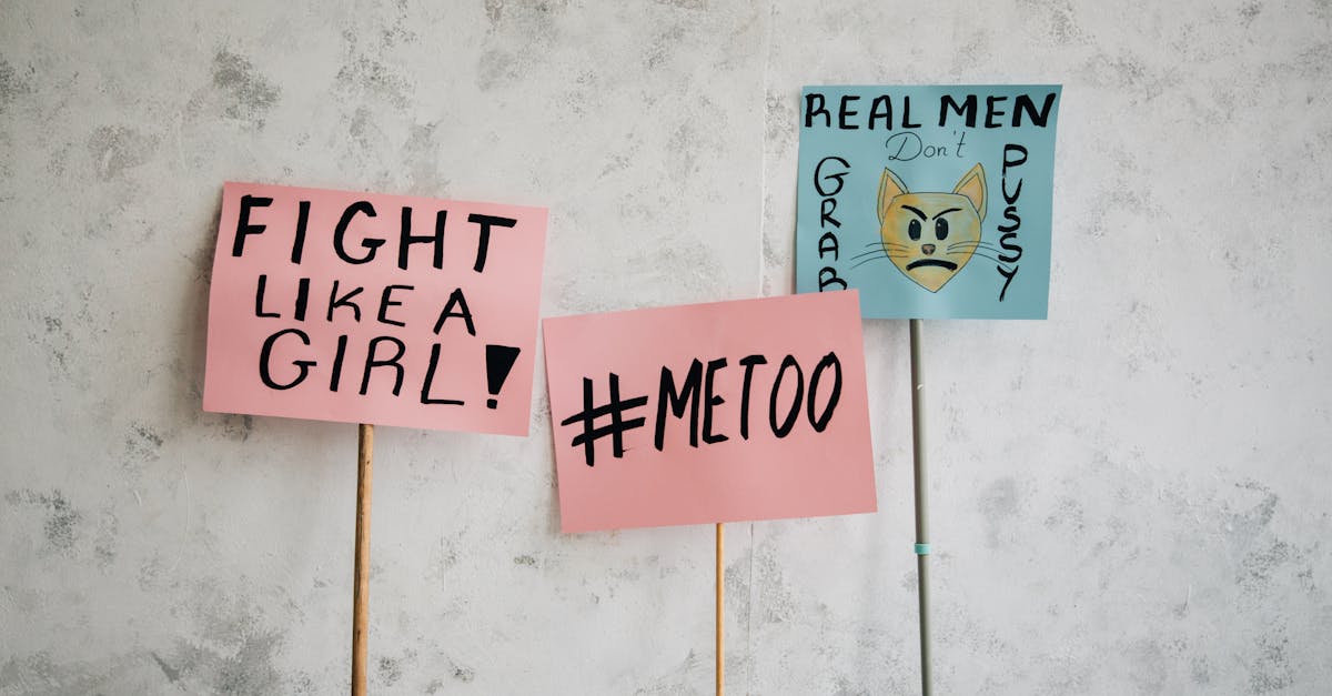 découvrez le mouvement #metoo, qui vise à sensibiliser et lutter contre le harcèlement et les violences sexuelles, en partageant des témoignages et en promouvant l'égalité des sexes.