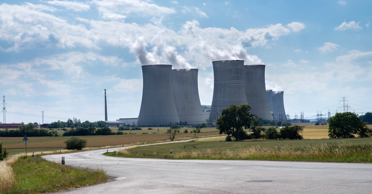 découvrez l'industrie nucléaire, un secteur clé de la production d'énergie, alliant innovation technologique et enjeux environnementaux. explorez les opportunités, les défis et les avancées de cette industrie essentielle pour un avenir énergétique durable.