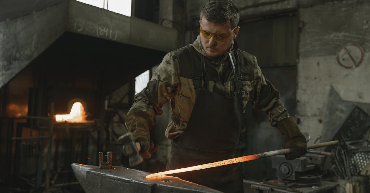 découvrez le monde fascinant de la fonderie, un domaine où la métallurgie et l'artisanat se rencontrent pour créer des pièces uniques. explorez les processus de moulage et de transformation des métaux, ainsi que les innovations technologiques qui façonnent l'avenir de cette industrie essentielle.