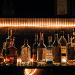 découvrez l'univers du cognac, un spiritueux raffiné et emblématique de la france. apprenez sur son histoire, son processus de distillation et les différentes variétés qui font de chaque dégustation une expérience unique.