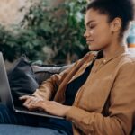 découvrez le rôle essentiel d'un ceo dans la direction d'une entreprise. apprenez les compétences clés nécessaires pour diriger efficacement et inspirer une équipe, tout en naviguant dans un environnement économique en constante évolution.