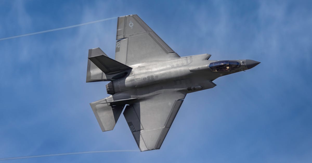 découvrez les enjeux de la défense moderne, les stratégies militaires et les innovations technologiques qui façonnent la sécurité nationale et internationale.