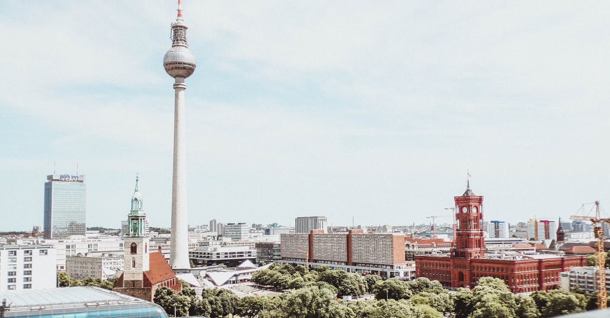 découvrez l'allemagne, un pays riche en histoire et en culture, où modernité et traditions se rencontrent. explorez ses villes vibrantes, ses paysages pittoresques et sa gastronomie savoureuse. voyagez à travers les célèbres châteaux et la bière allemande dans cette destination incontournable d'europe.