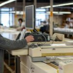 découvrez l'impact des coûts de main-d'œuvre sur les entreprises. analysez les facteurs influençant ces dépenses et apprenez comment optimiser vos coûts pour améliorer la rentabilité de votre activité.