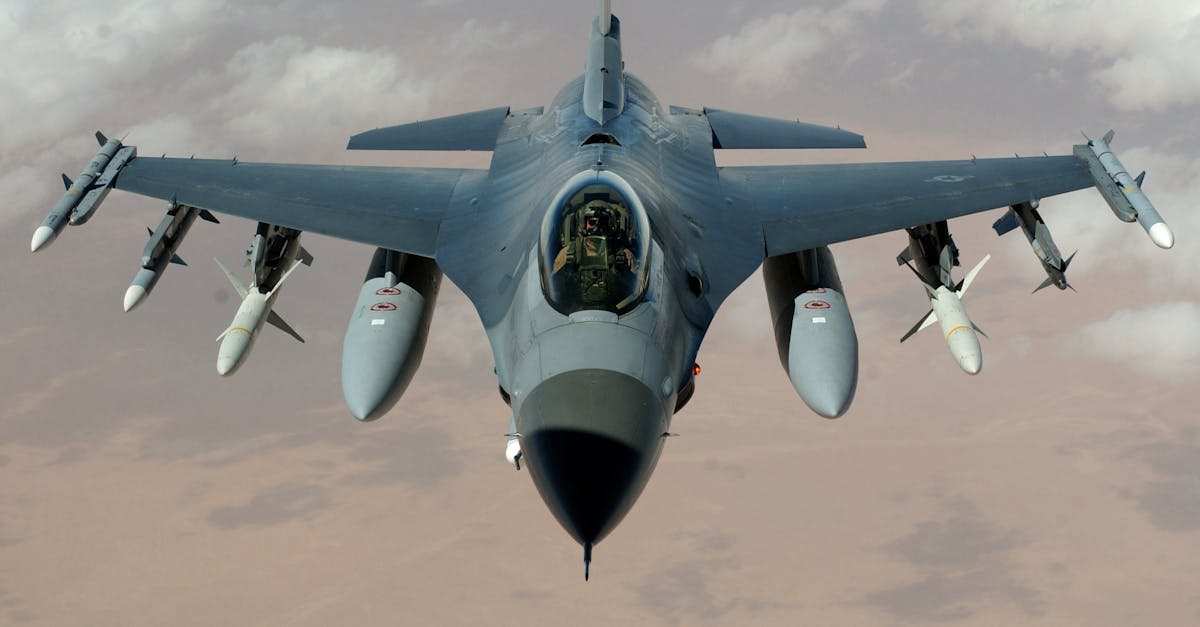 découvrez les enjeux et les implications du réarmement militaire dans le monde moderne. analyse des stratégies, des investissements et des impacts géopolitiques liés à cette dynamique complexe.