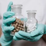 découvrez l'univers dynamique de l'industrie pharmaceutique, un secteur crucial pour la santé mondiale. explorez les innovations, les enjeux réglementaires et les avancées scientifiques qui façonnent l'avenir des médicaments et des traitements.