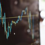 découvrez les enjeux du conflit commercial, ses impacts sur l'économie mondiale et les relations internationales. analyse des causes, conséquences et perspectives d'avenir de ces tensions économiques.