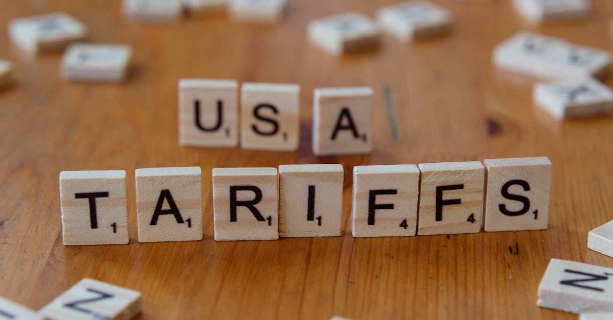 découvrez les enjeux et conséquences de la guerre commerciale, un conflit économique entre nations qui impacte les marchés, la croissance et les relations internationales. apprenez comment ces tensions influencent le commerce mondial et les stratégies des entreprises.