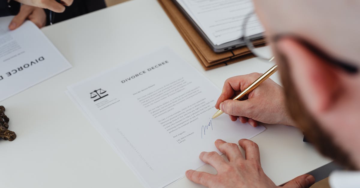 découvrez la définition, l'importance et les implications d’un décret, un acte administratif pris par le pouvoir exécutif pour réglementer et orienter la vie publique en france.