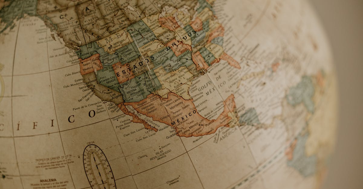 découvrez les enjeux essentiels de la géopolitique : analyse des relations internationales, rivalités entre puissances, influence des acteurs étatiques et non étatiques, pour mieux comprendre l'équilibre du monde d'aujourd'hui.
