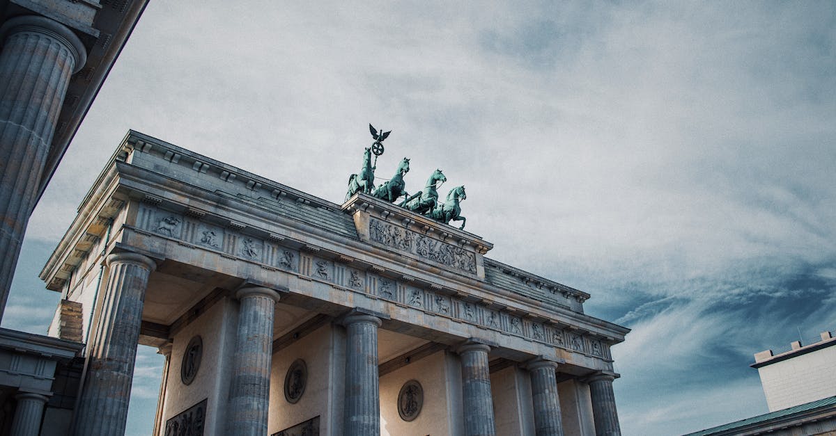 découvrez l'allemagne, un pays riche en histoire, culture et traditions. explorez ses magnifiques paysages, ses villes dynamiques comme berlin et munich, et empreignez-vous de son patrimoine culinaire unique. parfait pour les passionnés d'art, de musique et d'aventure.
