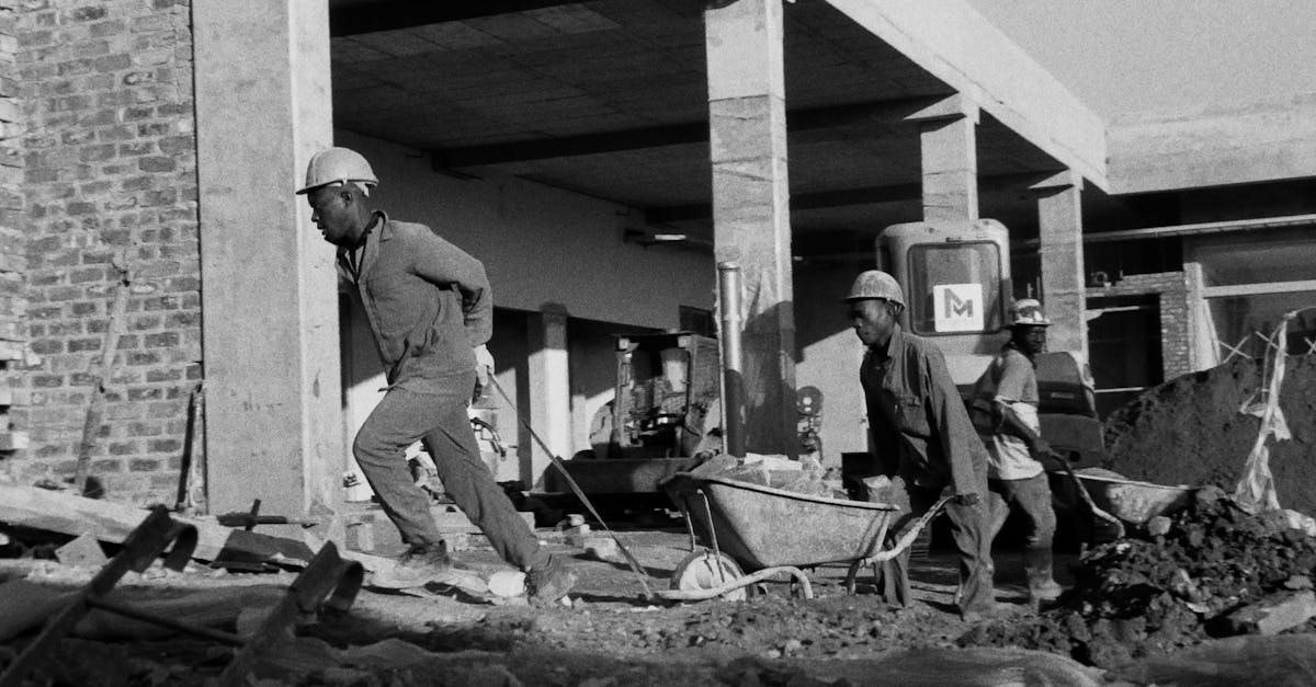 découvrez tout ce qu'il faut savoir sur le coût de la main-d'œuvre : définition, facteurs influençant les coûts, exemples concrets et conseils pour optimiser votre budget salarial.