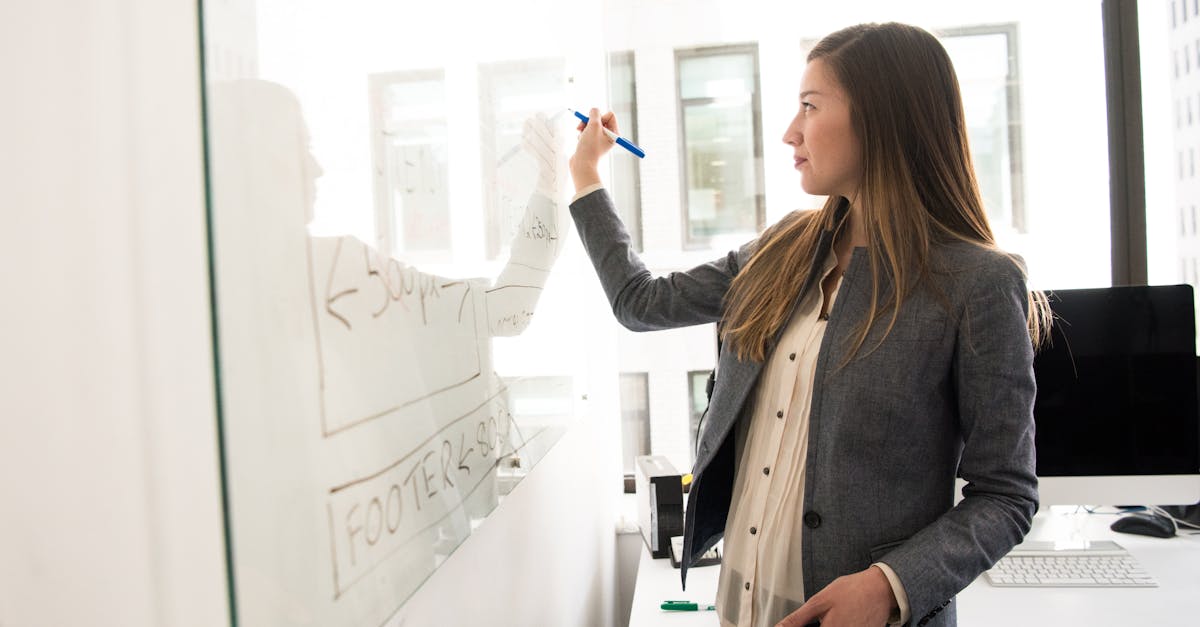 découvrez comment la pénurie de compétences impacte le marché du travail et les stratégies pour surmonter ce défi majeur. apprenez à attirer et à retenir les talents essentiels pour garantir la croissance de votre entreprise.