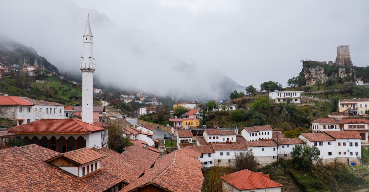 découvrez les causes et les conséquences de la crise du tourisme en albanie, ainsi que les solutions envisagées pour relancer le secteur et attirer les voyageurs étrangers.
