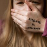 découvrez les causes et les conséquences de la crise des semi-conducteurs, un enjeu majeur pour l'industrie mondiale qui impacte la production et l'innovation technologique.