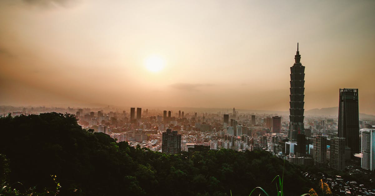 découvrez taïwan, une île dynamique d’asie de l’est réputée pour ses paysages spectaculaires, sa culture vibrante, sa gastronomie savoureuse et son mélange unique de traditions et de modernité.