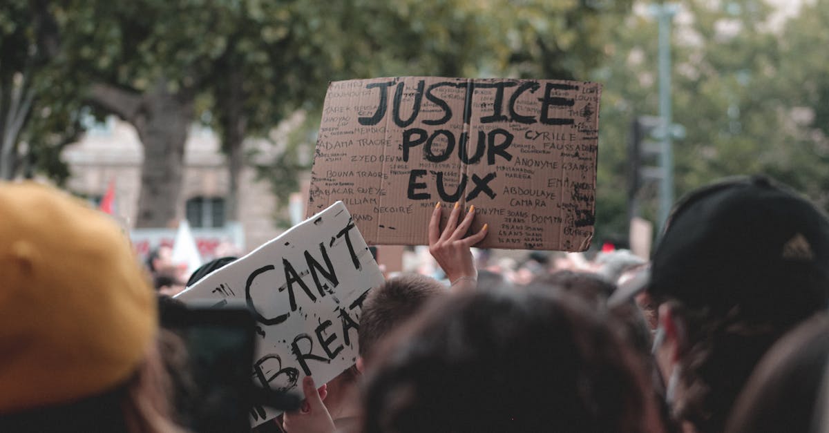 des vignerons français manifestent pour défendre leurs droits et promouvoir la qualité du vin traditionnel face aux défis actuels.