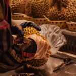 découvrez les enjeux et impacts des conflits commerciaux internationaux, leurs causes, conséquences économiques et solutions possibles.