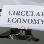 découvrez les enjeux et stratégies de la politique industrielle pour stimuler la croissance économique, l'innovation et la compétitivité des entreprises.