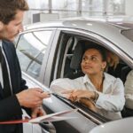 découvrez les causes et conséquences de la baisse des ventes automobiles dans notre analyse approfondie du marché des voitures.