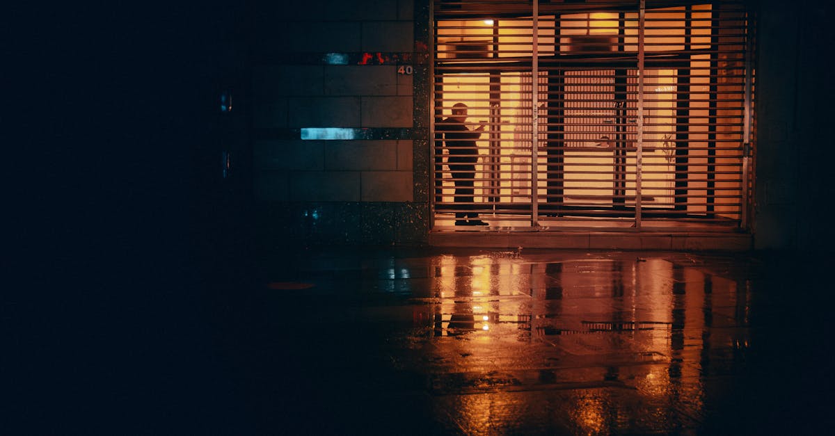 découvrez tout sur les sanctions : définitions, types, et impacts dans différents contextes comme le droit, l'économie et la politique.