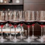 découvrez l'industrie du vin : de la vigne à la bouteille, explorez la production, les tendances et les innovations du secteur viticole.