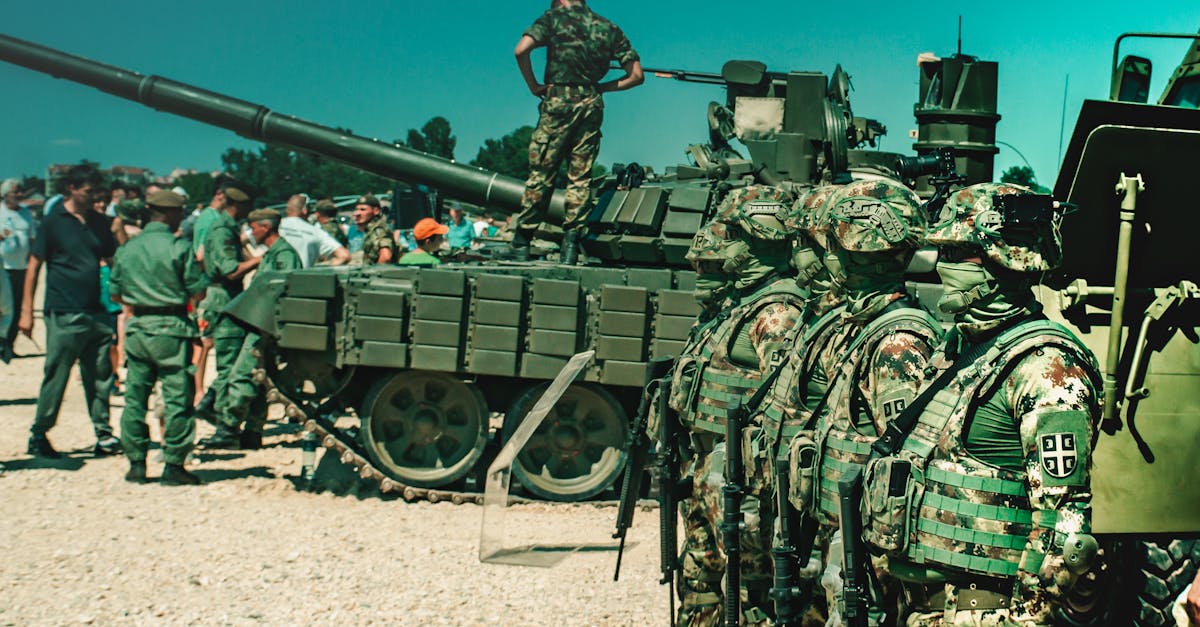 découvrez notre drone terrestre militaire performant, conçu pour la surveillance, la reconnaissance et les opérations tactiques sur le terrain.